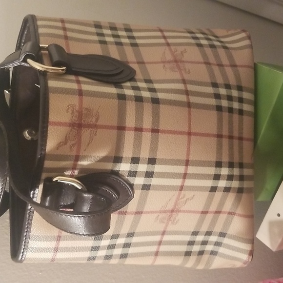 Burberry tote bag (SALE TODAY) - Picture 3 of 11